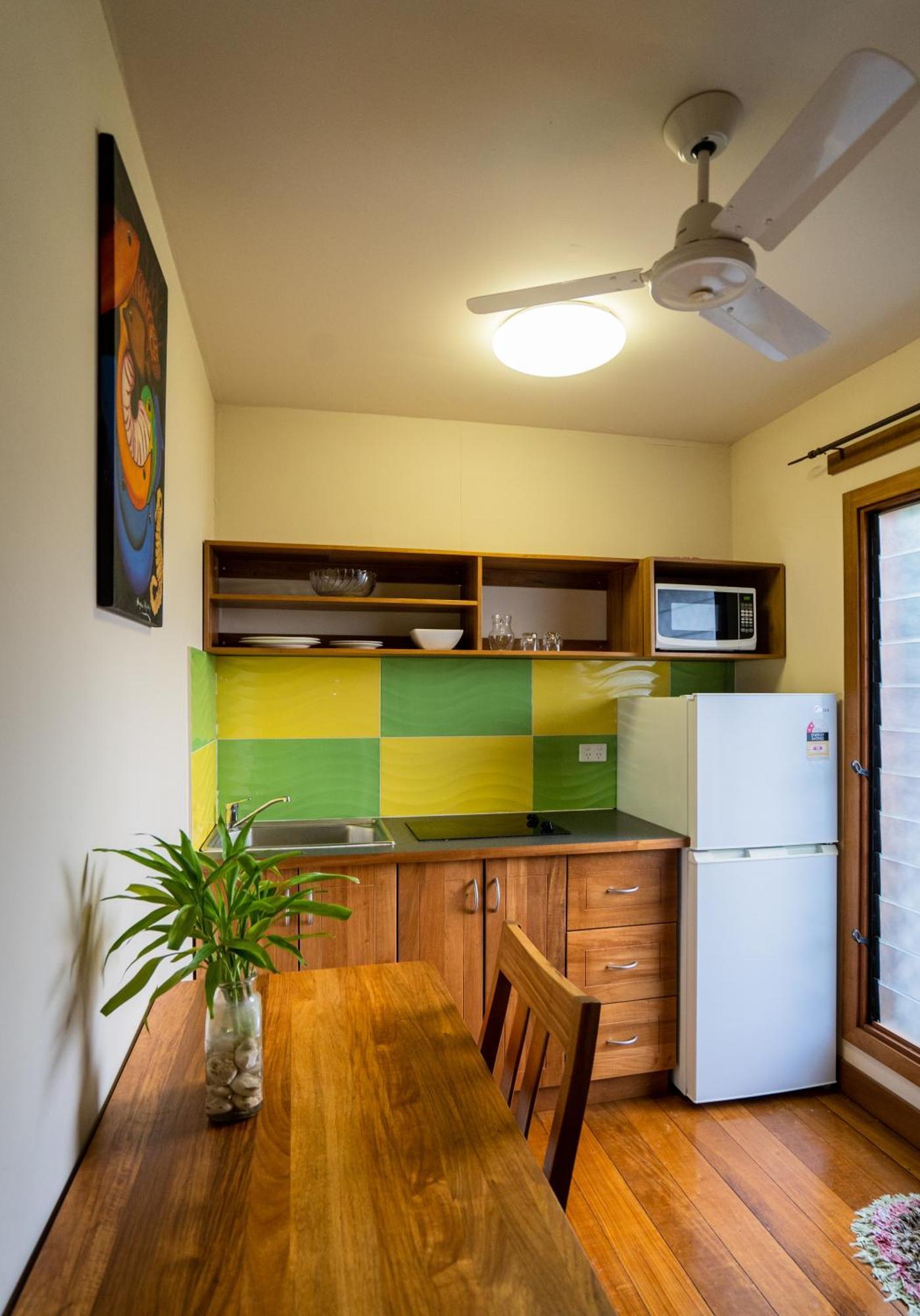 Sanalae Apartments Honiara Esterno foto