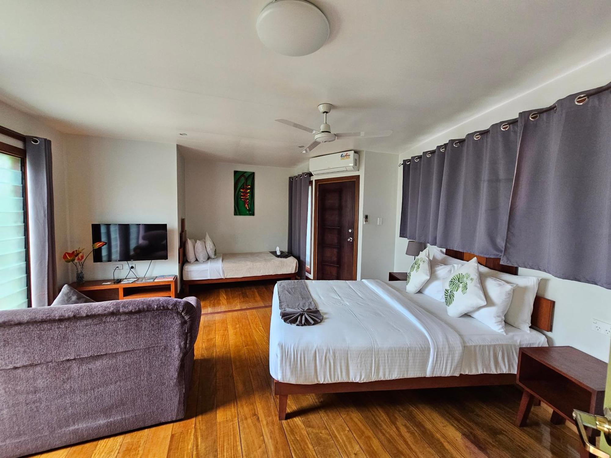 Sanalae Apartments Honiara Esterno foto